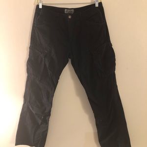 Men’s black cargo pants